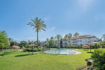 Middle Floor Apartment in Nueva Andalucía