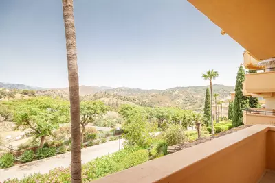 Middle Floor Apartment in Elviria