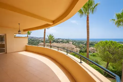 Middle Floor Apartment in Elviria