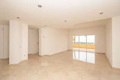 Middle Floor Apartment in Elviria