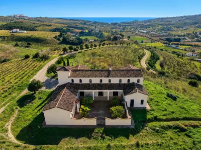 Finca - Cortijo in Casares