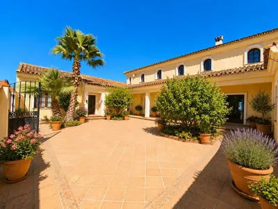 Finca - Cortijo in Casares