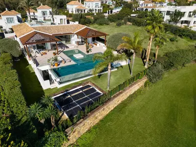 Detached Villa in Nueva Andalucía
