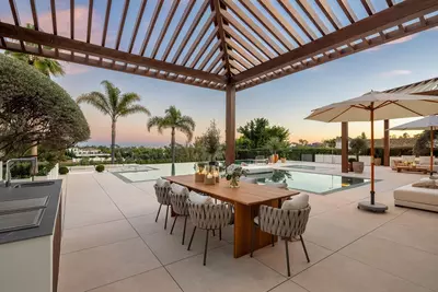Detached Villa in Nueva Andalucía