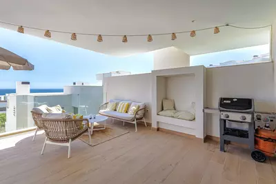 Middle Floor Apartment in Estepona