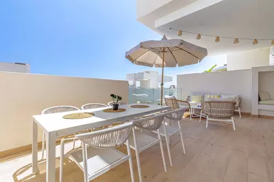 Middle Floor Apartment in Estepona