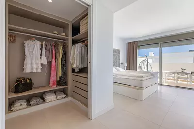 Middle Floor Apartment in Estepona