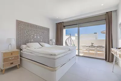 Middle Floor Apartment in Estepona