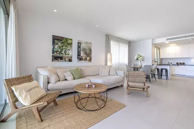 Middle Floor Apartment in Estepona