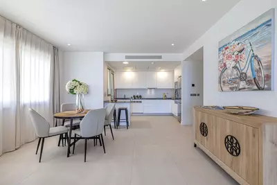 Middle Floor Apartment in Estepona