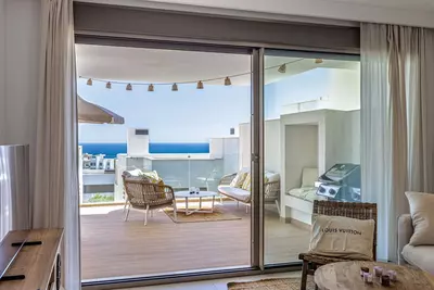 Middle Floor Apartment in Estepona
