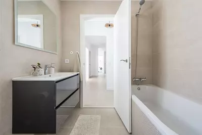 Middle Floor Apartment in Estepona