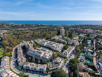 Middle Floor Apartment in Nueva Andalucía