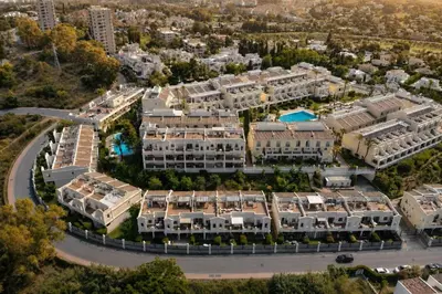 Middle Floor Apartment in Nueva Andalucía