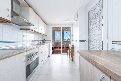 Middle Floor Apartment in Estepona