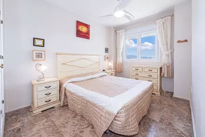 Middle Floor Apartment in Estepona