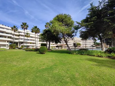 Middle Floor Apartment in Estepona