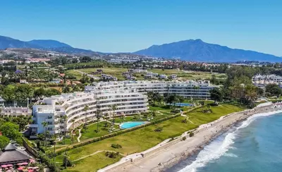Middle Floor Apartment in Estepona
