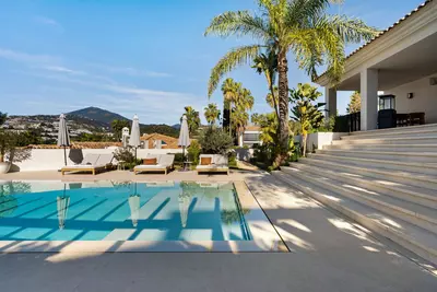 Detached Villa in Nueva Andalucía