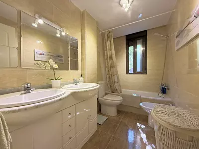 Middle Floor Apartment in Casares Playa