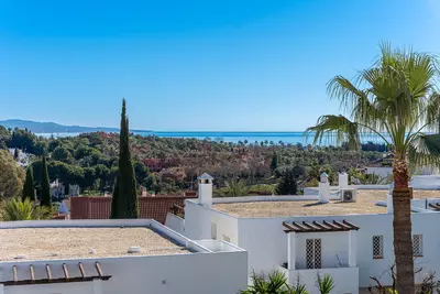 Middle Floor Apartment in Nueva Andalucía