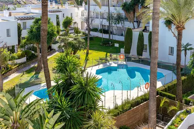 Middle Floor Apartment in Nueva Andalucía