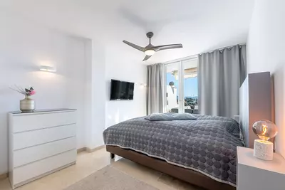 Middle Floor Apartment in Nueva Andalucía