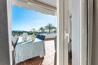 Middle Floor Apartment in Nueva Andalucía