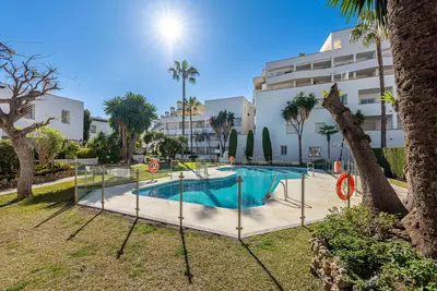 Middle Floor Apartment in Nueva Andalucía