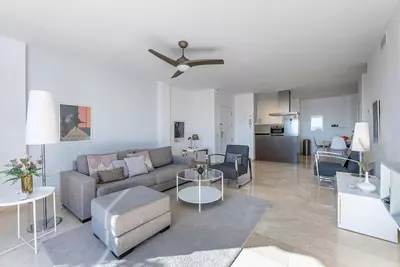 Middle Floor Apartment in Nueva Andalucía