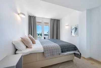 Middle Floor Apartment in Nueva Andalucía