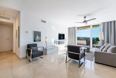Middle Floor Apartment in Nueva Andalucía