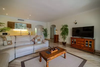 Middle Floor Apartment in Elviria