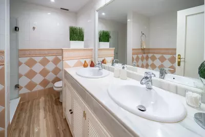 Middle Floor Apartment in Elviria