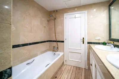 Middle Floor Apartment in Elviria