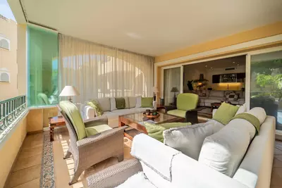 Middle Floor Apartment in Elviria