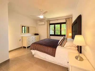 Detached Villa in El Paraiso