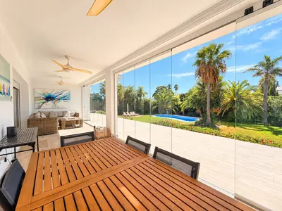 Detached Villa in El Paraiso
