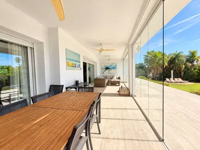 Detached Villa in El Paraiso