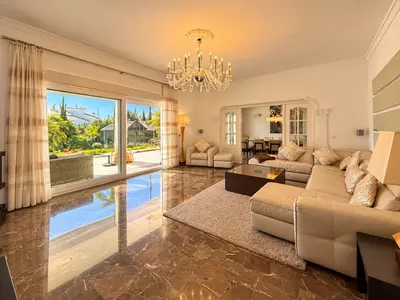 Detached Villa in El Paraiso
