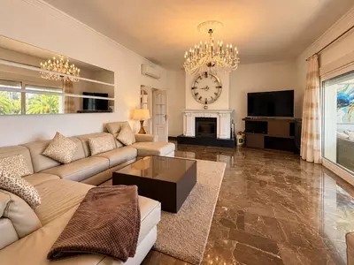 Detached Villa in El Paraiso