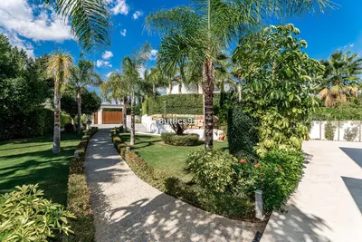 Detached Villa in Nueva Andalucía