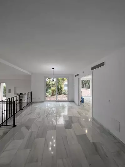 Detached Villa in Nueva Andalucía