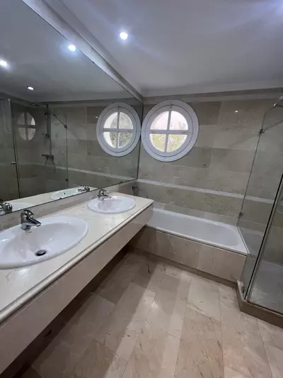 Detached Villa in Nueva Andalucía
