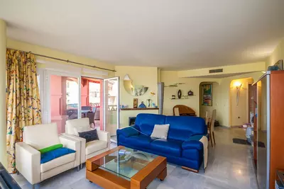 Middle Floor Apartment in Elviria