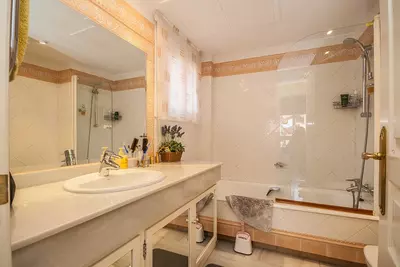 Middle Floor Apartment in Elviria
