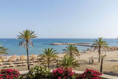 Middle Floor Apartment in Puerto Banús