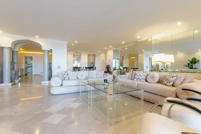 Middle Floor Apartment in Puerto Banús