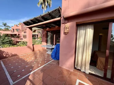 Middle Floor Apartment in Estepona