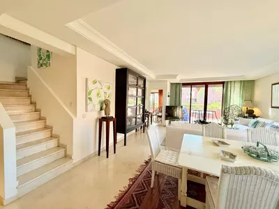 Middle Floor Apartment in Estepona
